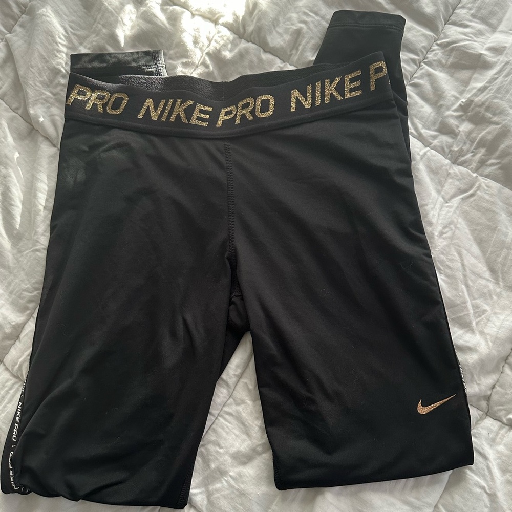 NWOT Nike pro leggings